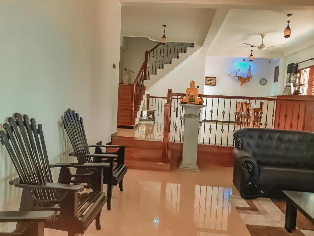 Hotel White House Ratnapura Buitenkant foto