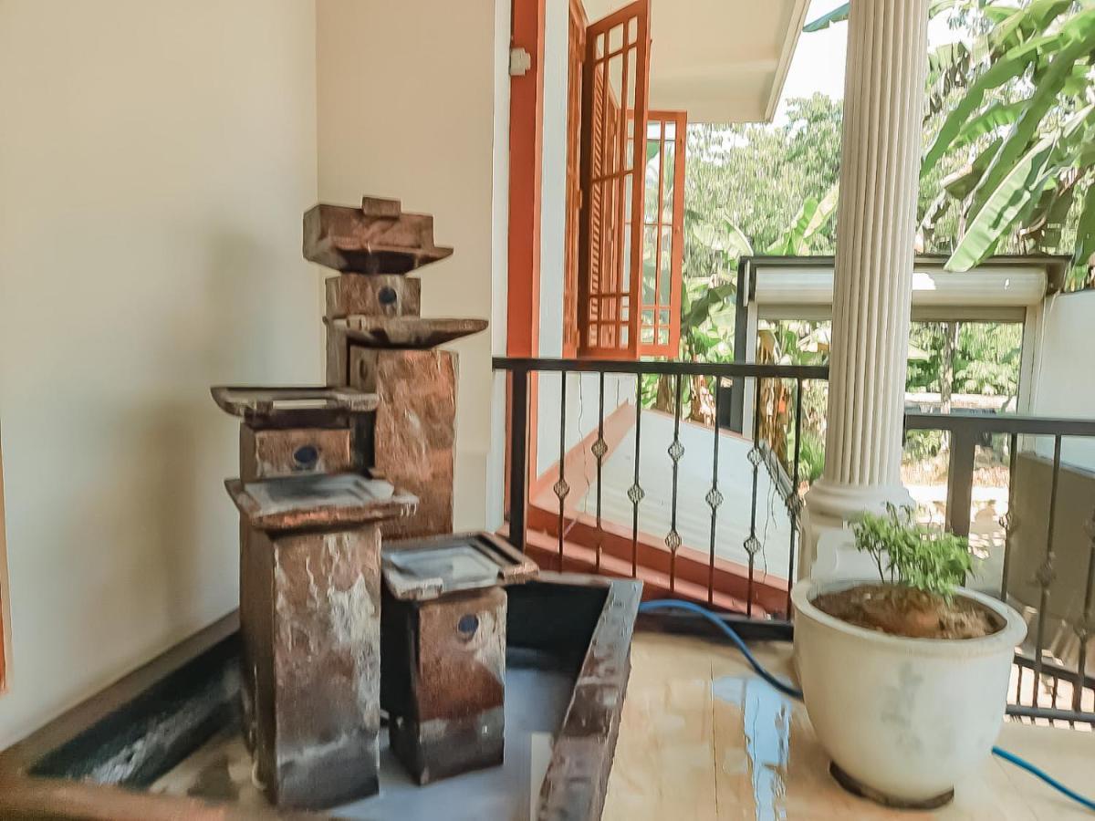 Hotel White House Ratnapura Buitenkant foto