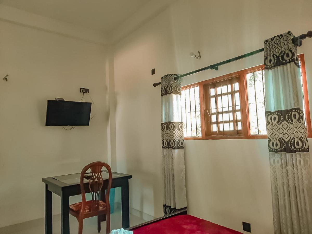 Hotel White House Ratnapura Buitenkant foto
