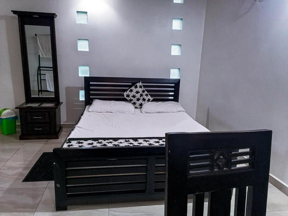 Hotel White House Ratnapura Buitenkant foto