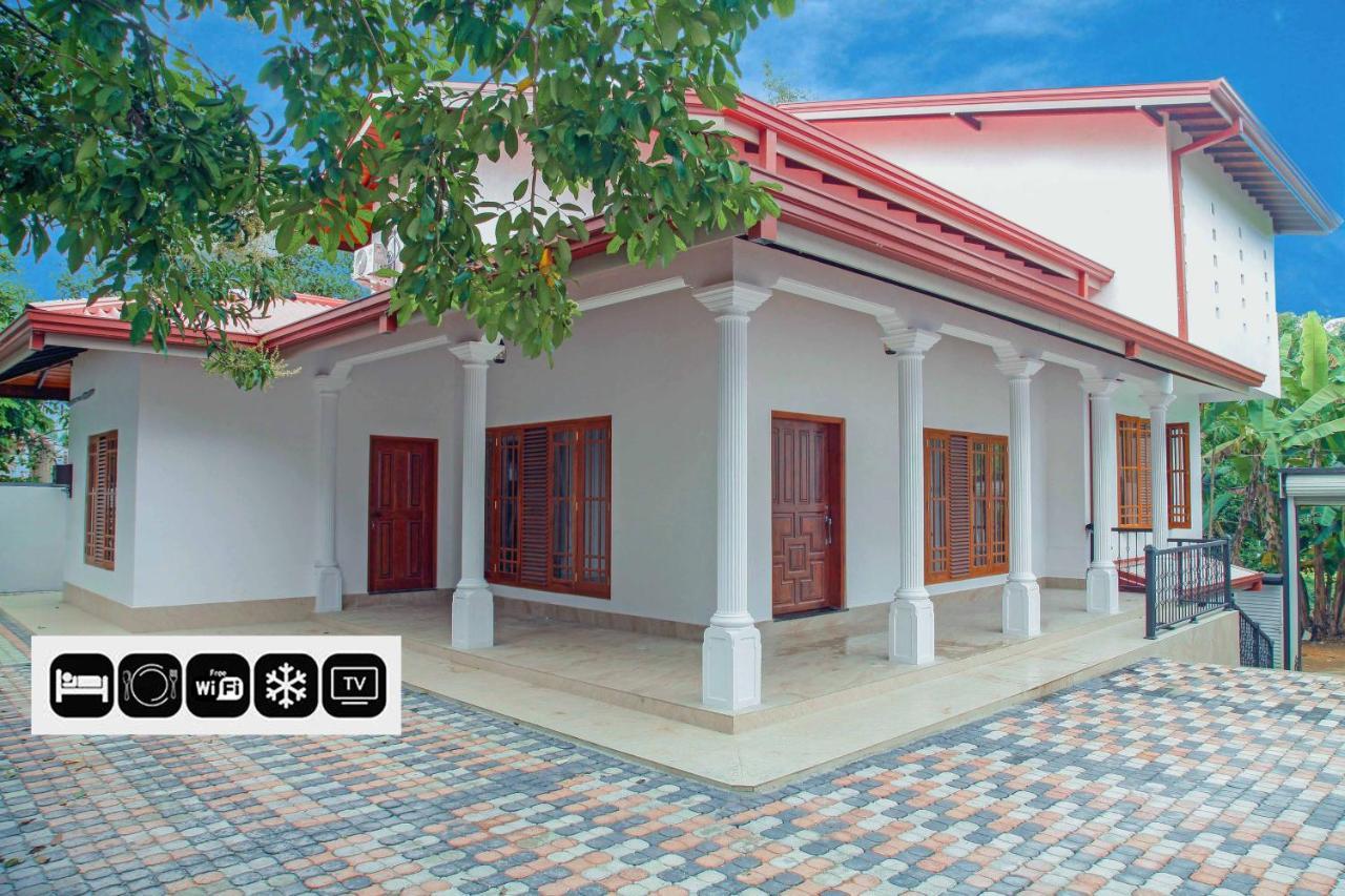 Hotel White House Ratnapura Buitenkant foto
