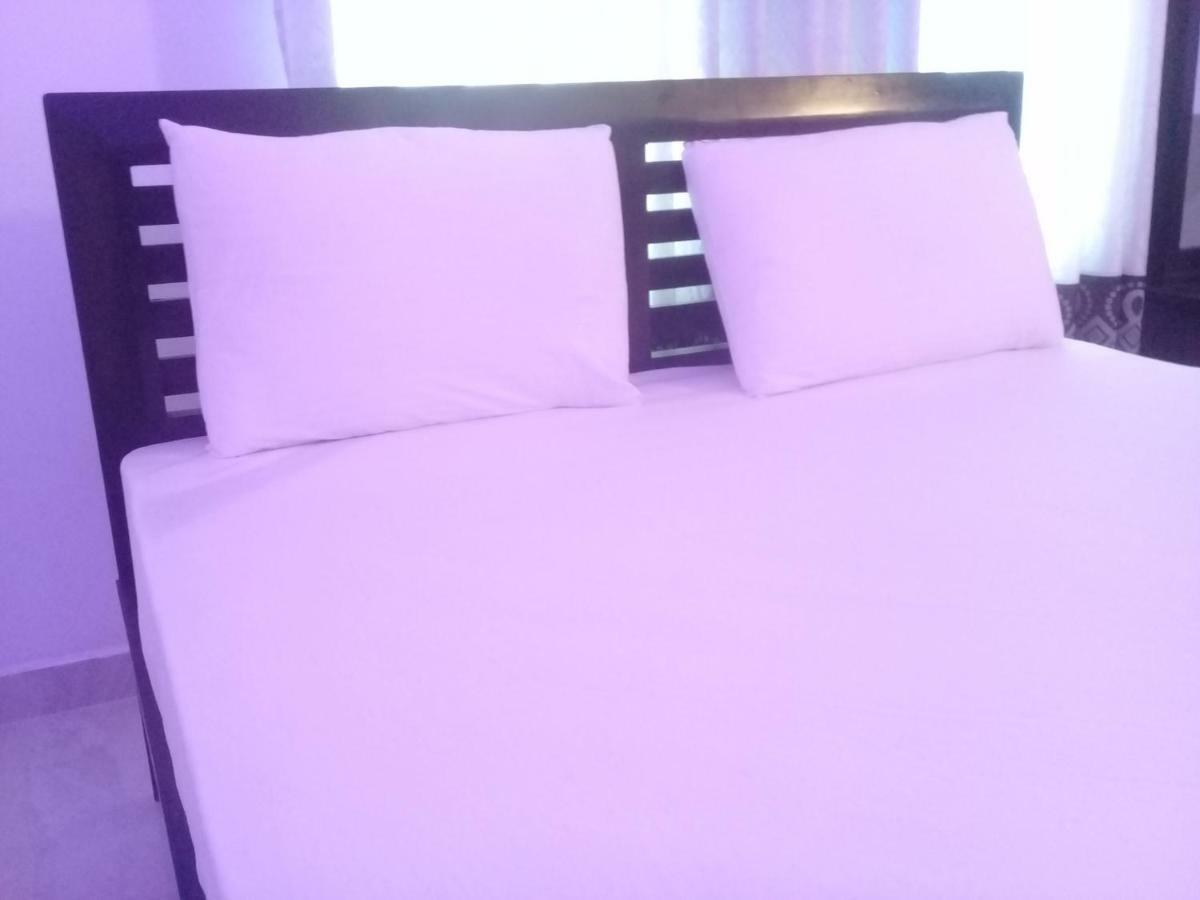 Hotel White House Ratnapura Buitenkant foto