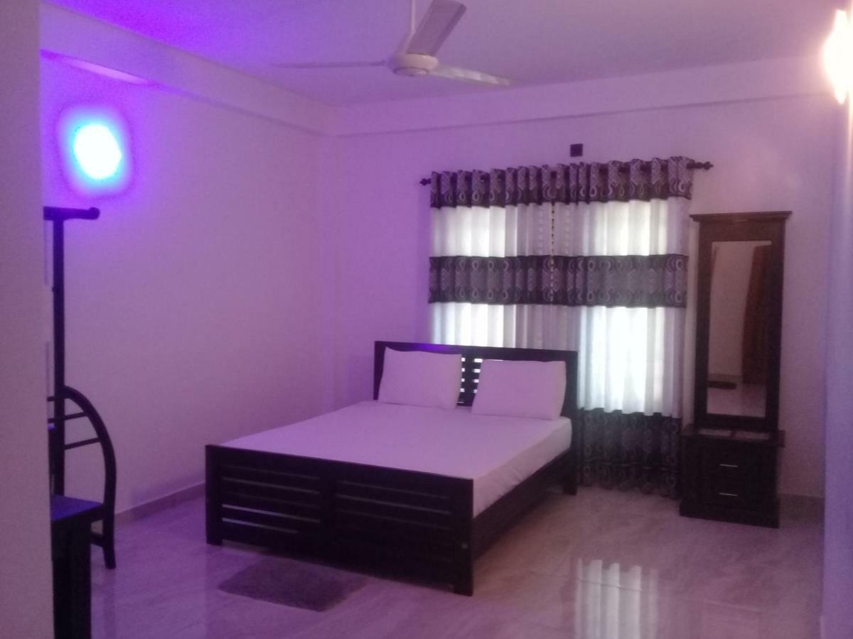 Hotel White House Ratnapura Buitenkant foto