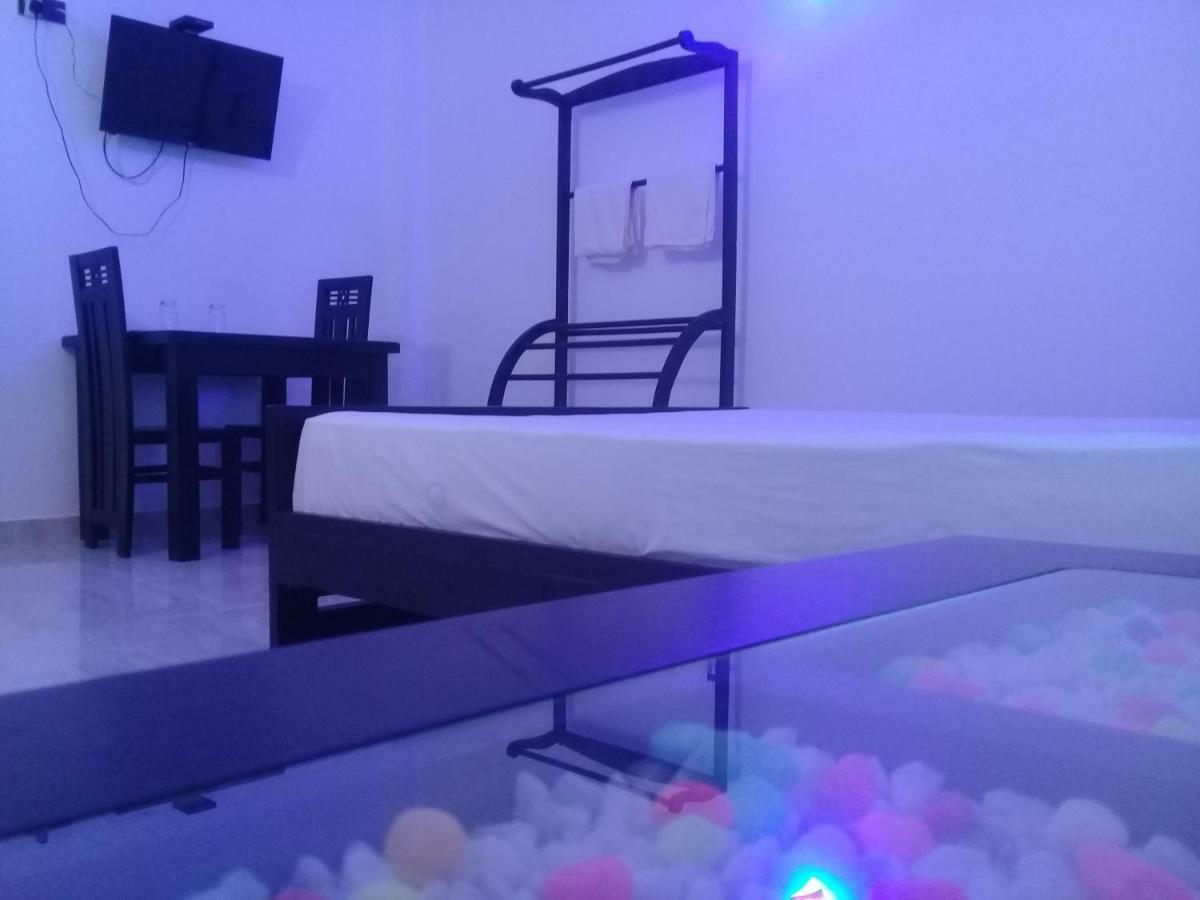 Hotel White House Ratnapura Buitenkant foto