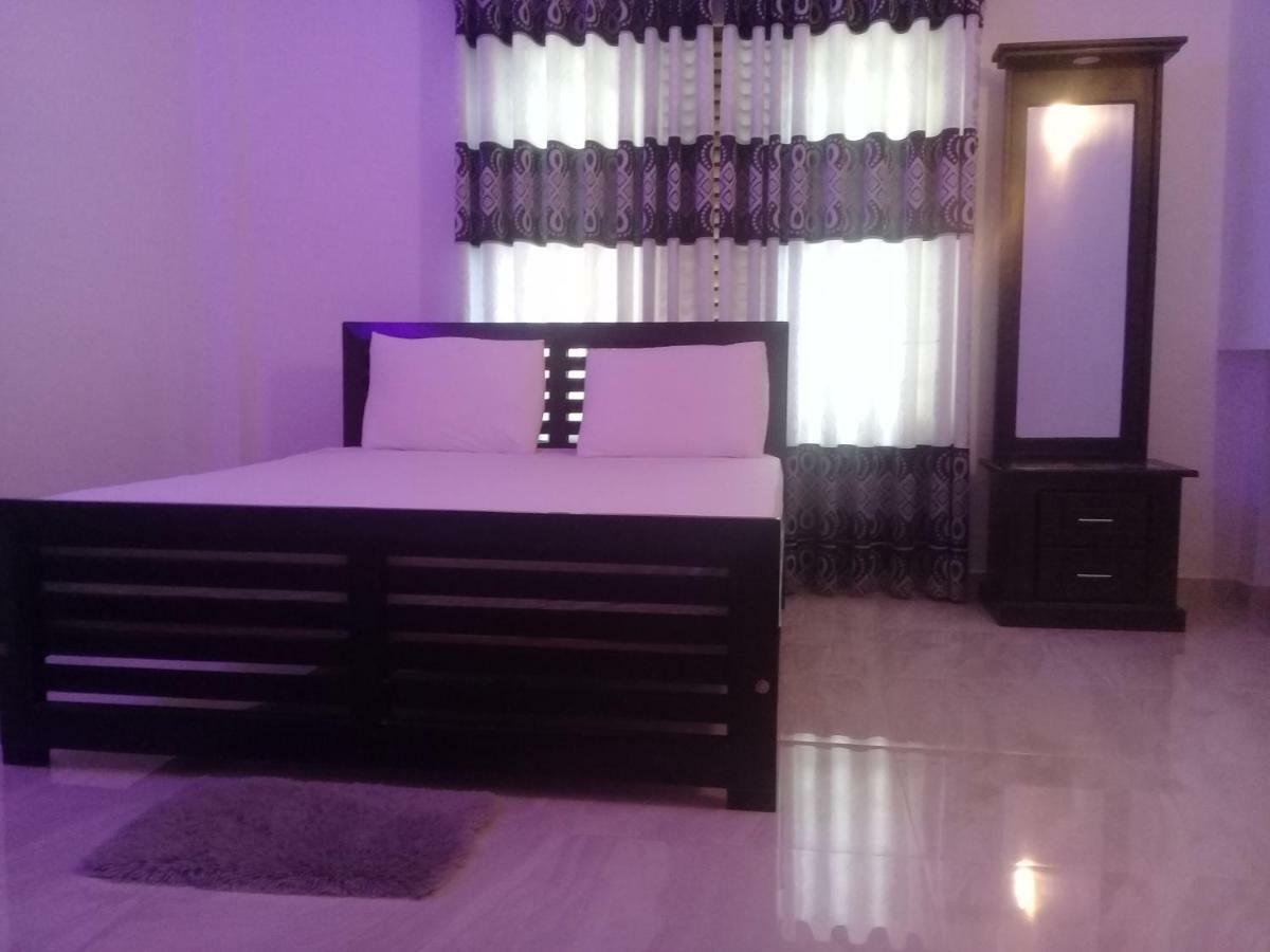 Hotel White House Ratnapura Buitenkant foto