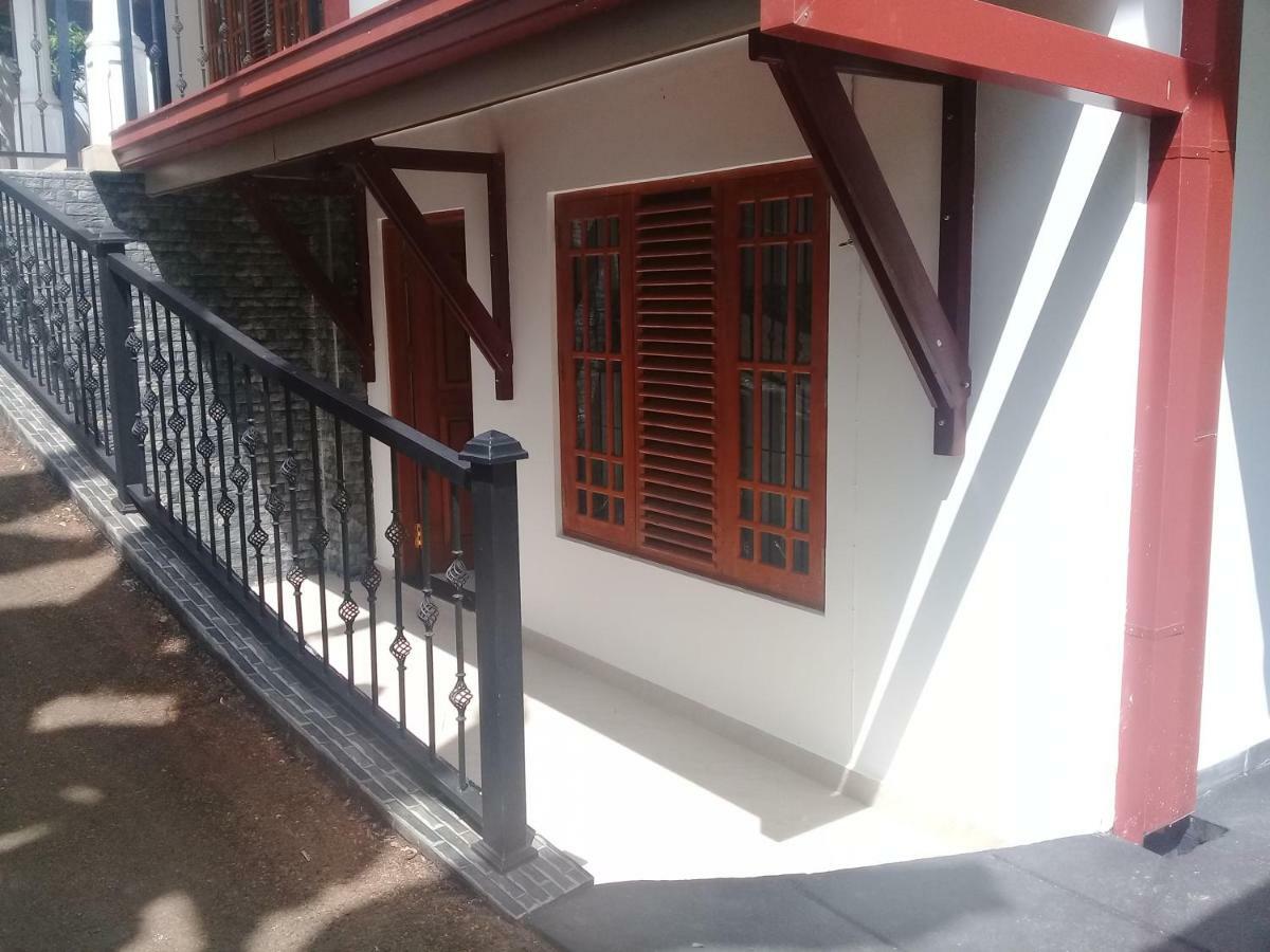 Hotel White House Ratnapura Buitenkant foto