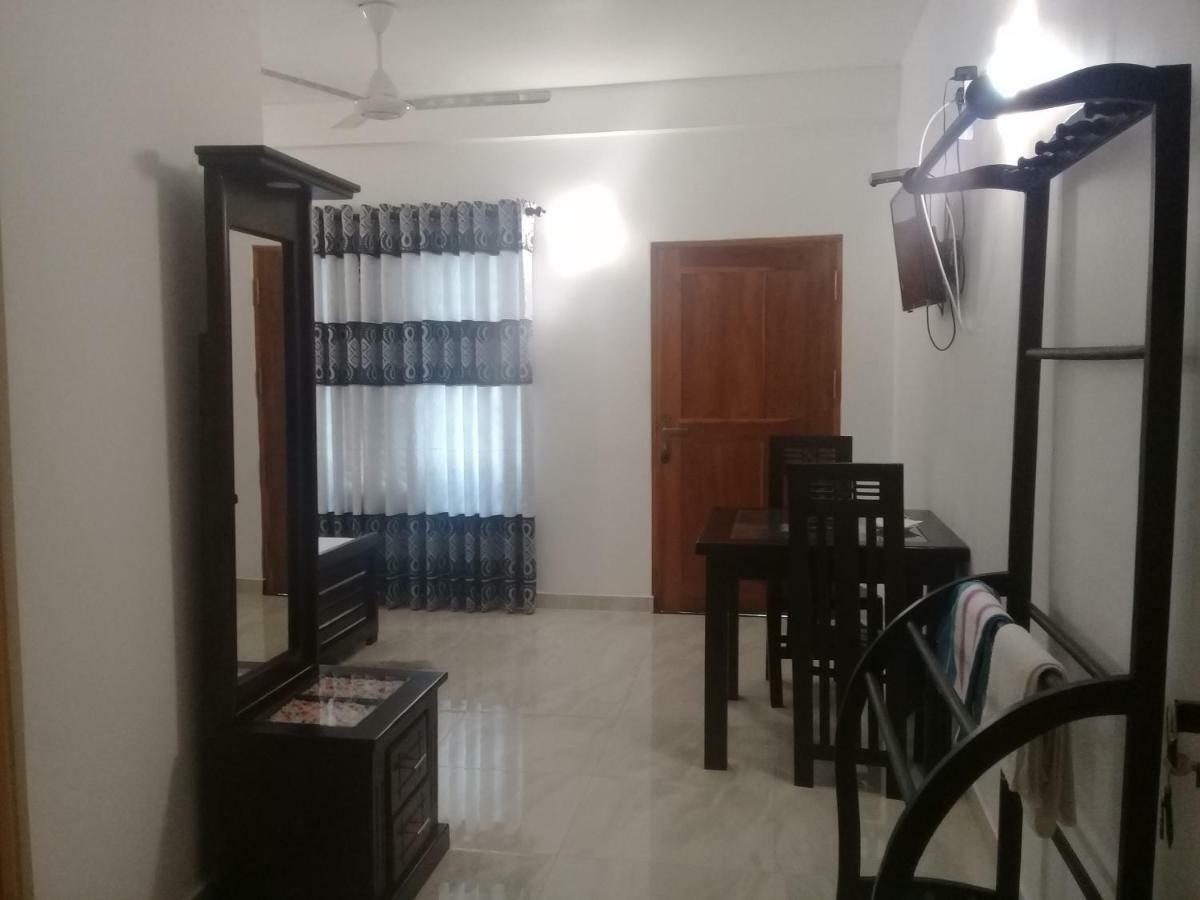 Hotel White House Ratnapura Buitenkant foto